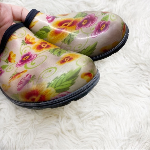 Sloggers Floral Rain Shoes - Picture 3 of 7